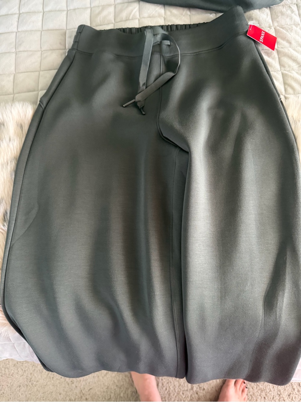 NWT SPANX Air Essentials Olive Green Sculpting Jogger Pants
